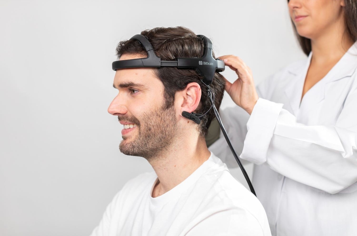 Cómo elegir un dispositivo EEG seco para tu aplicación de investigación