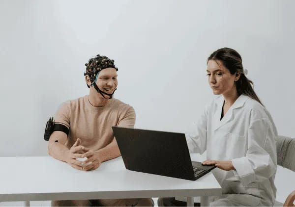 Explore open-access EEG data from textile, water-based, gel, and dry electrodes.