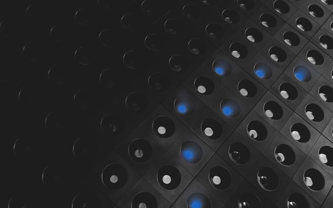 Capa de sensores en sistemas EEG: características técnicas clave
